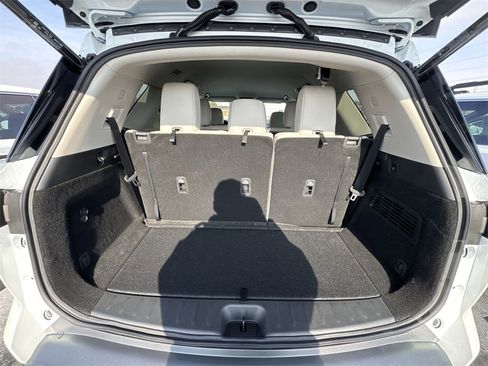 New 2026 Nissan Pathfinder SL image 16