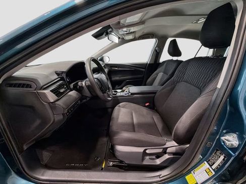 Used 2025 Toyota Camry LE FWD image 17