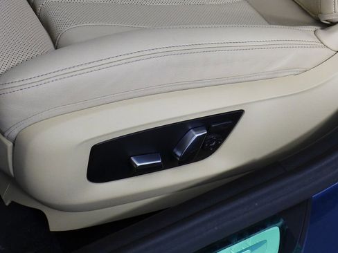 Used 2023 BMW 530i 530i w/ Convenience Package image 23