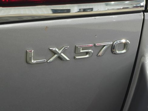 Used 2008 Lexus LX 570 4WD image 54