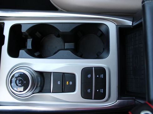 Used 2024 Ford Explorer Limited image 24