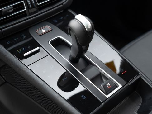 Certified 2025 Porsche Macan image 29