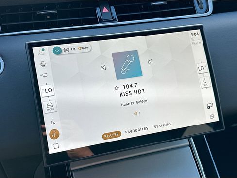 Used 2025 Land Rover Range Rover Evoque S image 19