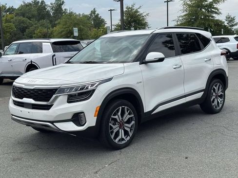 Used 2023 Kia Seltos SX w/ SX Sunroof Package AWD/4WD image 5