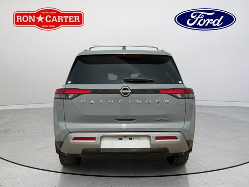 Used 2024 Nissan Pathfinder Platinum FWD image 5