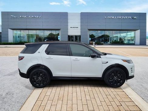 Used 2025 Land Rover Discovery Sport Dynamic SE AWD/4WD image 4