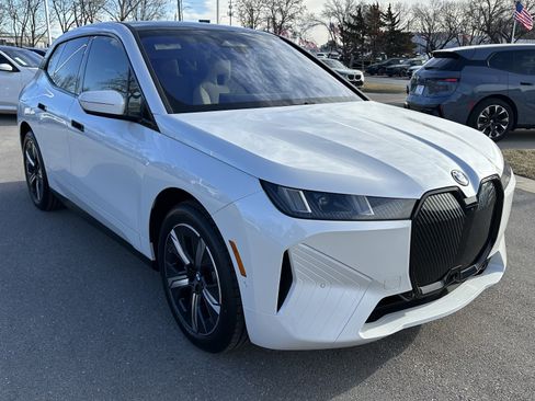 New 2026 BMW iX xDrive45 w/ Premium Package AWD/4WD image 2