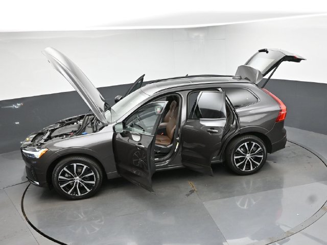 Used 2023 Volvo XC60 B5 Plus w/ Climate Package AWD/4WD image 50