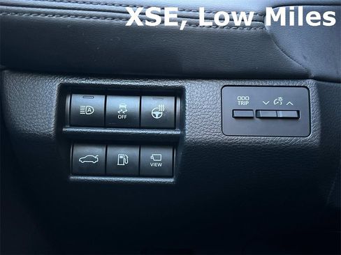 Used 2019 Toyota Avalon Touring w/ Advanced Safety Package image 40