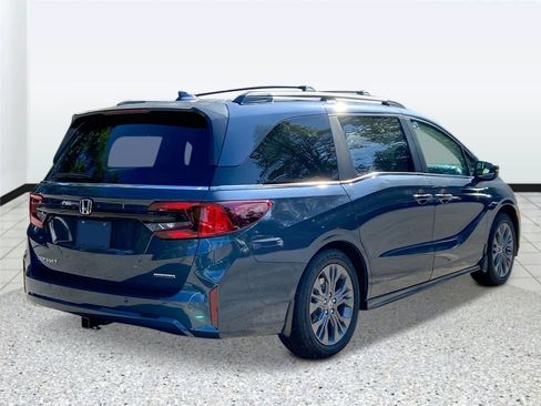 New 2026 Honda Odyssey Touring image 2