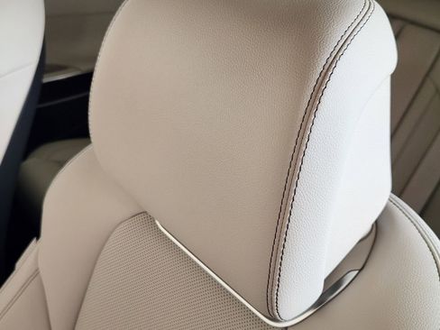 Used 2025 Genesis GV70 2.5T image 13