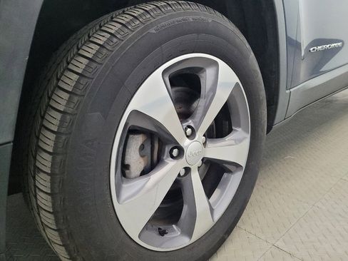 Used 2019 Jeep Cherokee Limited AWD/4WD image 31