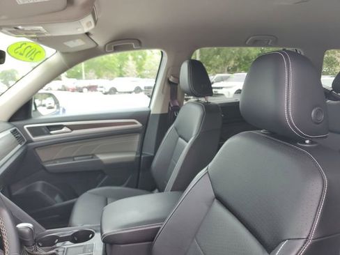 Used 2023 Volkswagen Atlas SE image 16