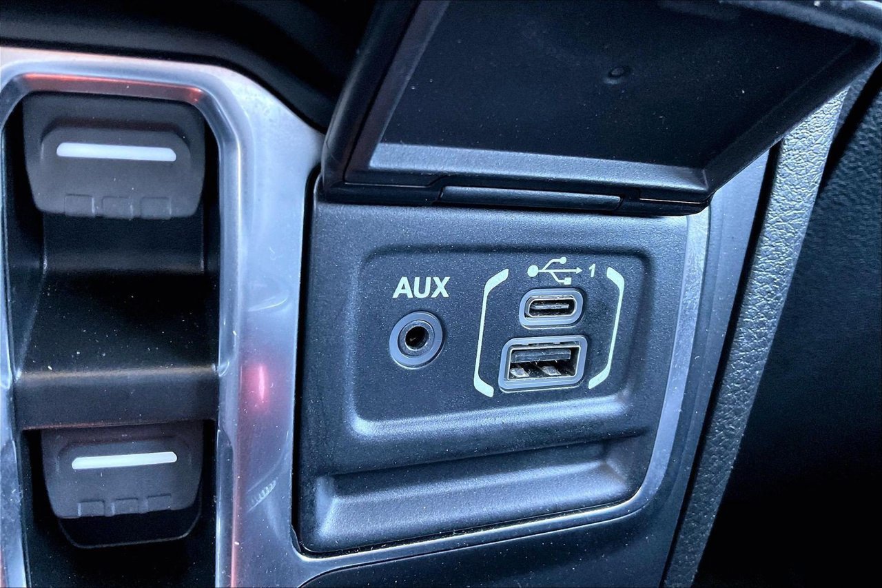 Certified 2024 Jeep Gladiator Sport w/ Premium Package AWD/4WD image 16