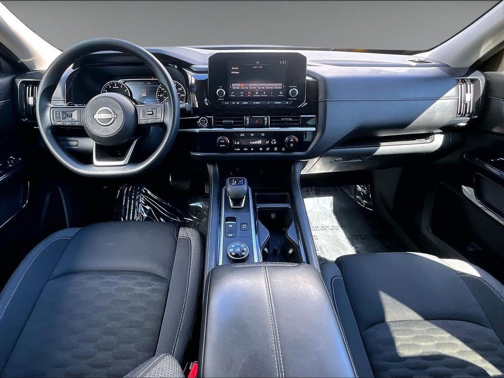 Used 2022 Nissan Pathfinder S AWD/4WD image 15