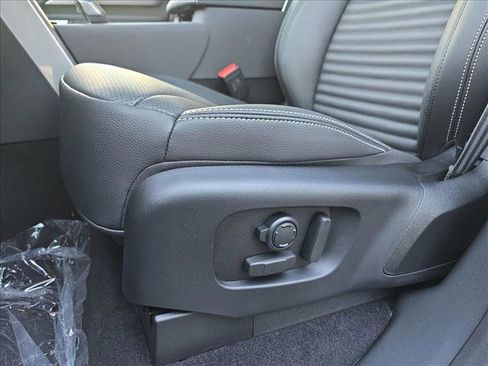 New 2026 Land Rover Discovery Limited Edition image 30