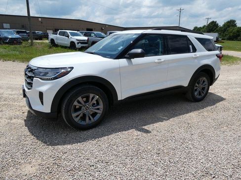 New 2026 Ford Explorer Active w/ Active Comfort Package AWD/4WD image 9