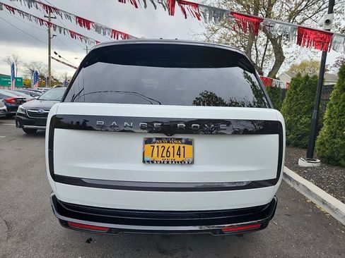 Used 2025 Land Rover Range Rover SE AWD/4WD image 10