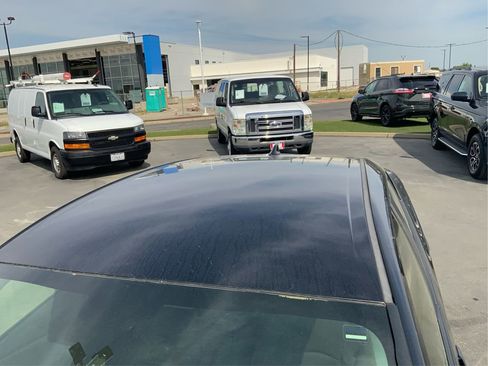 Used 2019 Toyota Prius L Eco w/ Carpet Mat Package image 12