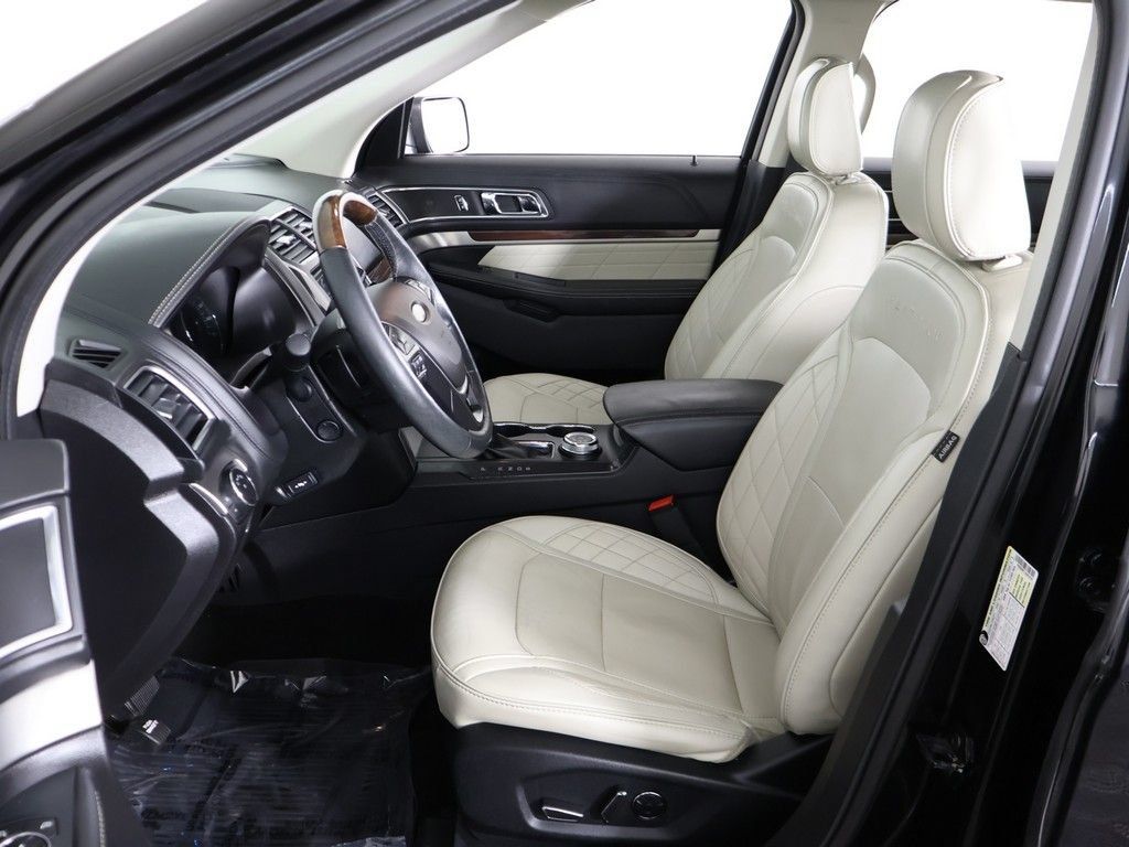 Used 2018 Ford Explorer Platinum AWD/4WD image 34
