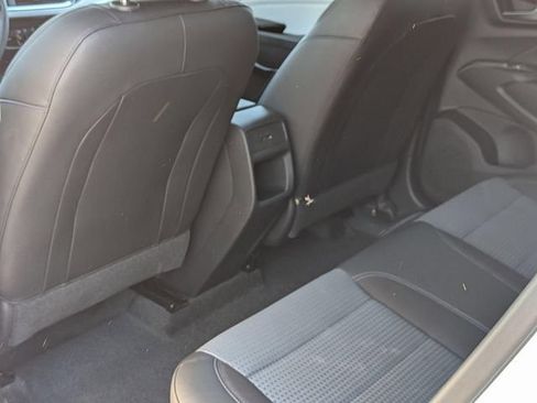 Used 2025 Chevrolet Trax LT FWD image 26