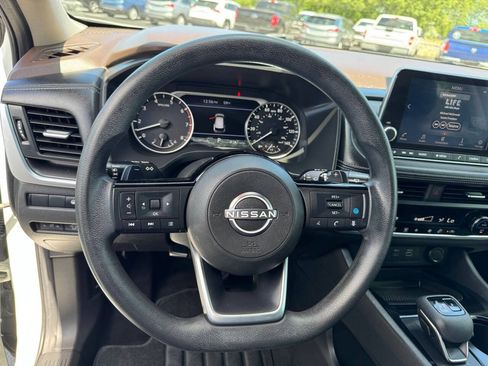 Used 2023 Nissan Rogue SV AWD/4WD image 16