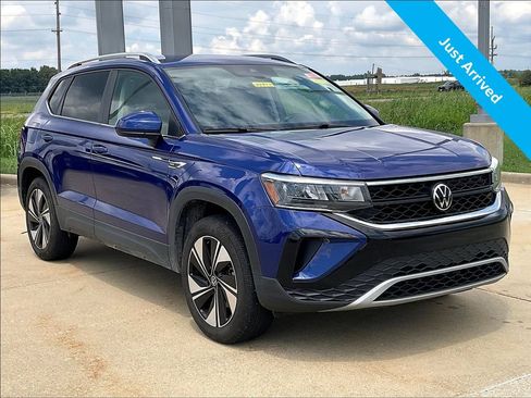 Certified 2024 Volkswagen Taos SE AWD/4WD image 1