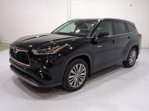 Used 2021 Toyota Highlander Platinum AWD/4WD image 8