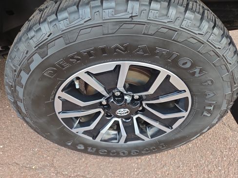Certified 2021 Toyota Tacoma TRD Sport AWD/4WD image 11
