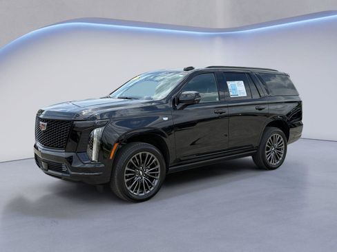 Used 2025 Cadillac Escalade Sport Platinum w/ LPO, Floor Liner Package AWD/4WD image 8