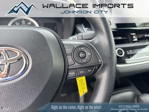 Used 2021 Toyota Corolla LE FWD image 28