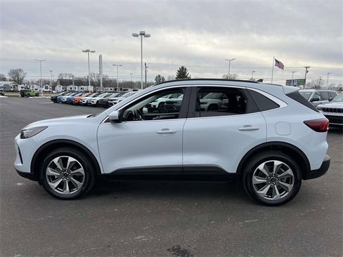 Used 2025 Ford Escape Platinum image 4