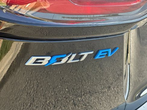 Used 2023 Chevrolet Bolt LT w/ Infotainment Package FWD image 25