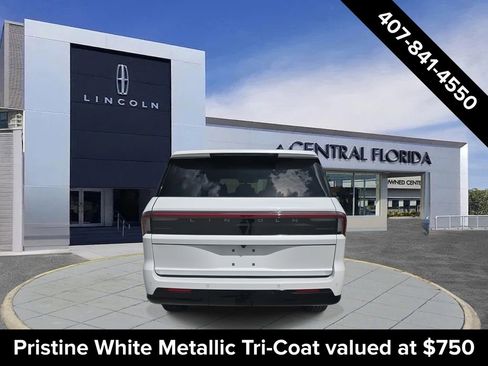 New 2026 Lincoln Navigator Reserve w/ Jet Appearance Package image 3