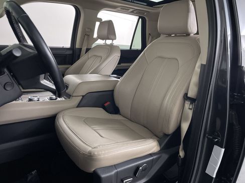 Used 2022 Ford Expedition Limited image 12