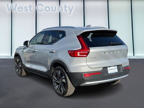 Certified 2025 Volvo XC40 B5 Plus image 7