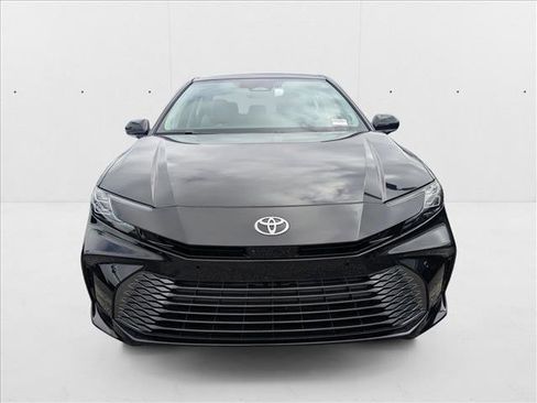 New 2025 Toyota Camry XLE image 5