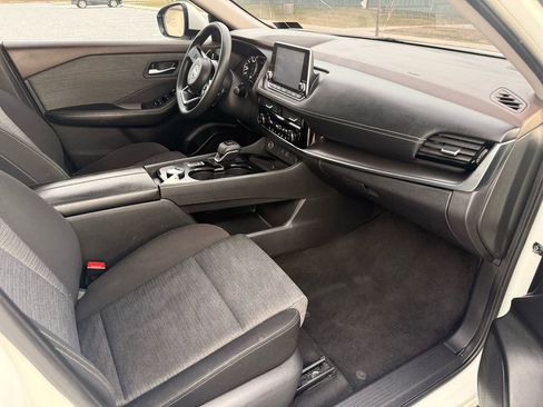 Used 2021 Nissan Rogue SV image 14