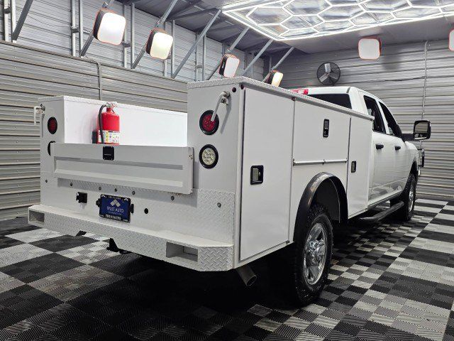 Used 2024 RAM 3500 Tradesman w/ Chrome Appearance Group AWD/4WD image 6