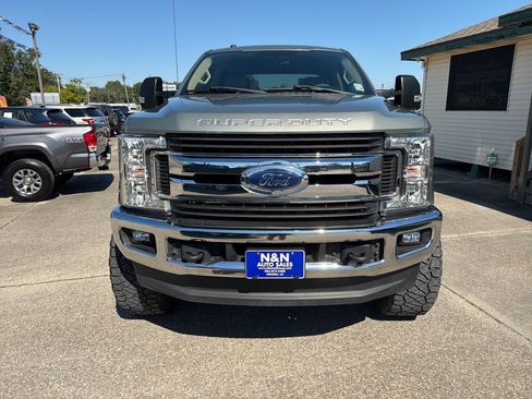 Used 2019 Ford F250 XLT w/ XLT Value Package image 12