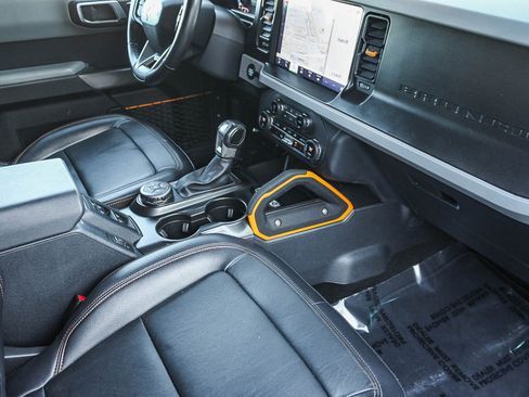 Used 2023 Ford Bronco Badlands image 17