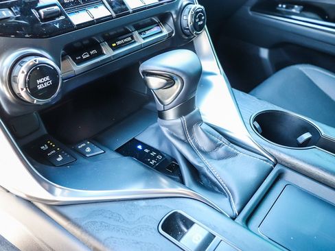 Used 2025 Lexus LX 600 4WD w/ Luxury Package image 17