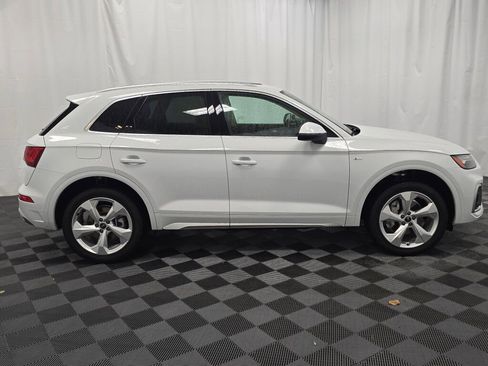 Certified 2025 Audi Q5 2.0T Premium Plus image 7