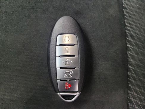 Used 2016 Nissan Pathfinder SV AWD/4WD image 32