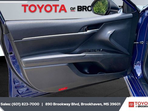 Used 2024 Toyota Camry SE FWD image 17