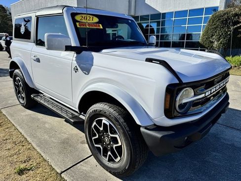 Used 2021 Ford Bronco Outer Banks image 1