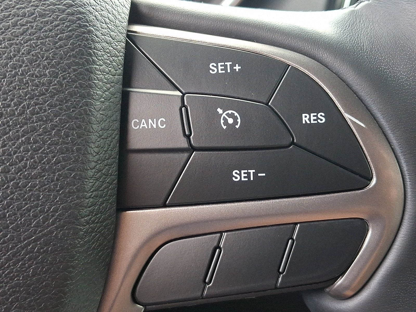 Used 2019 Jeep Grand Cherokee Altitude AWD/4WD image 26