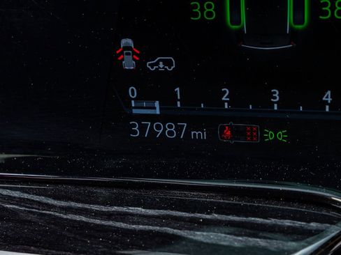 Used 2021 Cadillac Escalade Sport w/ Driver Assist Tech Package image 17