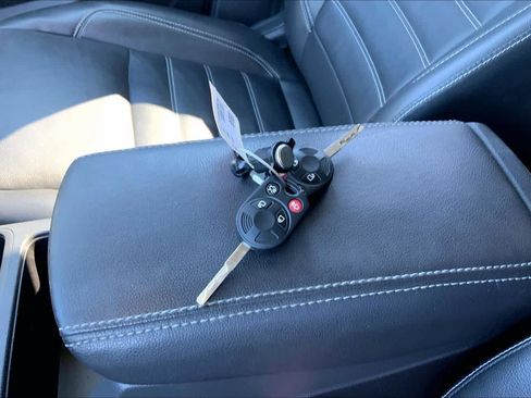 Used 2018 Ford Escape SEL image 15