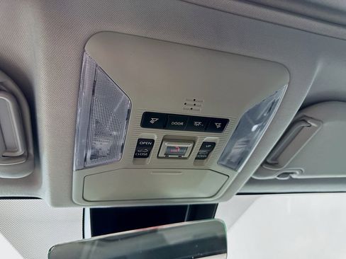 Used 2021 Toyota RAV4 XLE Premium image 28